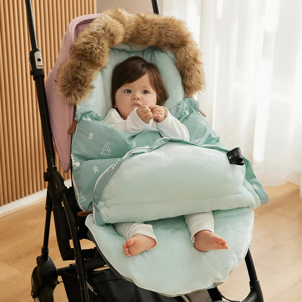 Equipaje Montaña - Saco de dormir de invierno para bebé con cuello de piel sintética