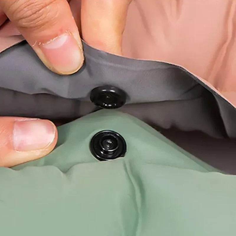 Equipaje Montaña - Colchón de camping inflable bicolor con botones de sujeción
